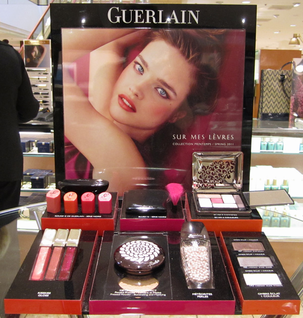Guerlain, spring 2011, Sur Mes Levres, display